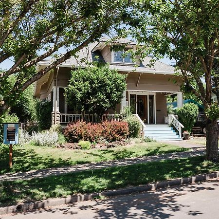 Southeast Portland Comfy & Eclectic Craftsman Home Eksteriør bilde