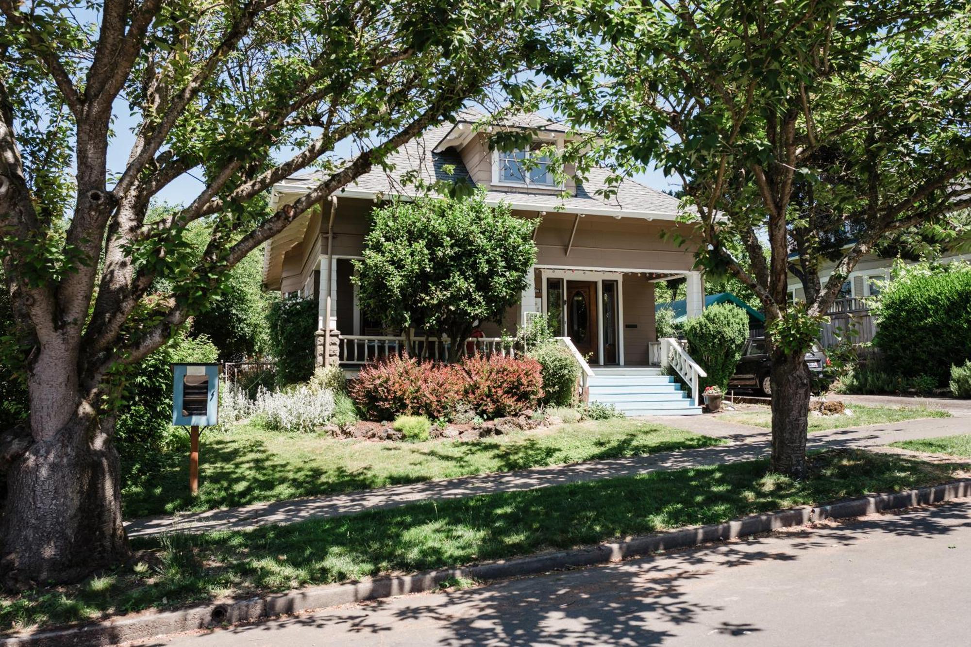 Southeast Portland Comfy & Eclectic Craftsman Home Eksteriør bilde
