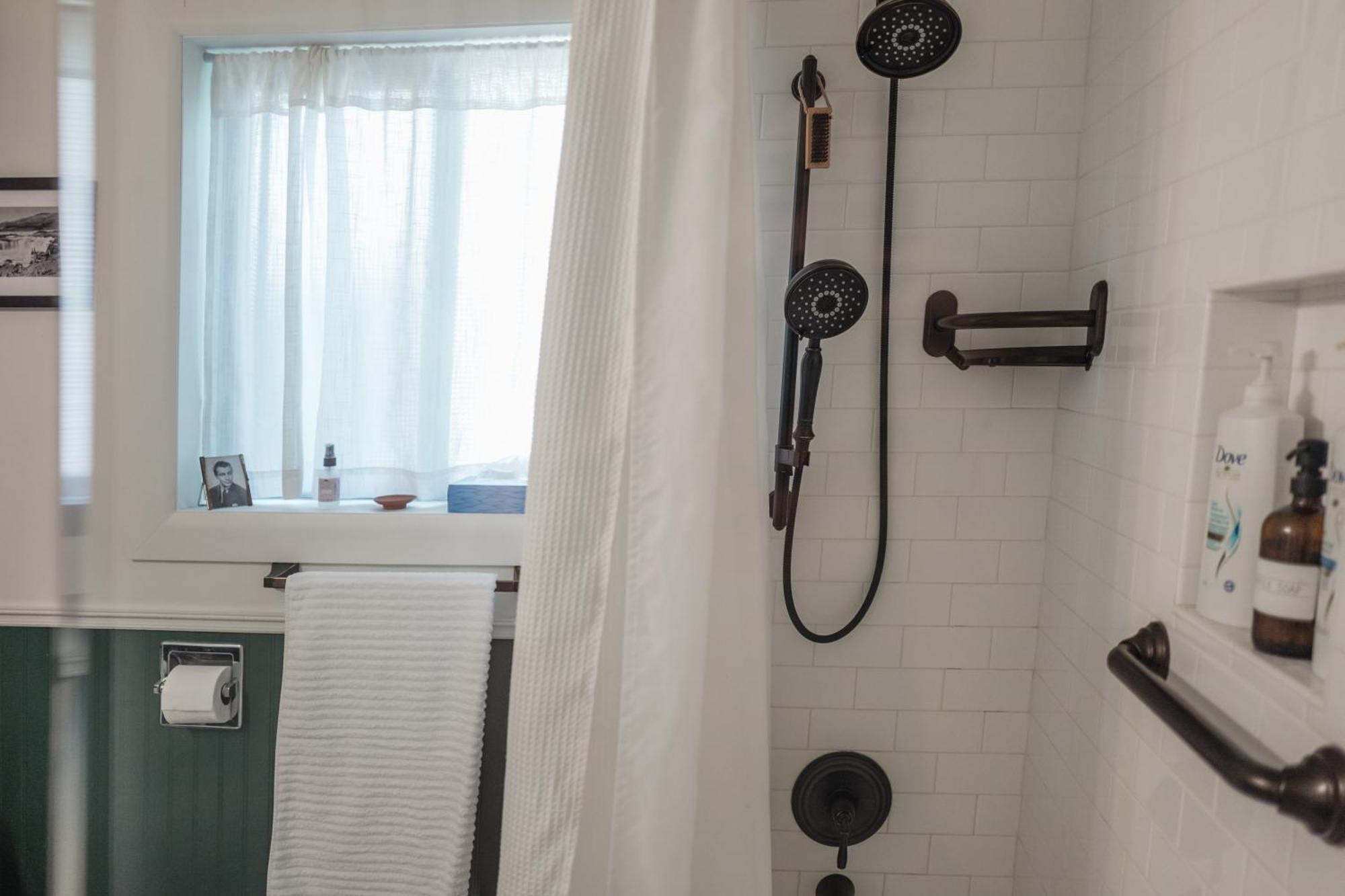 Southeast Portland Comfy & Eclectic Craftsman Home Eksteriør bilde